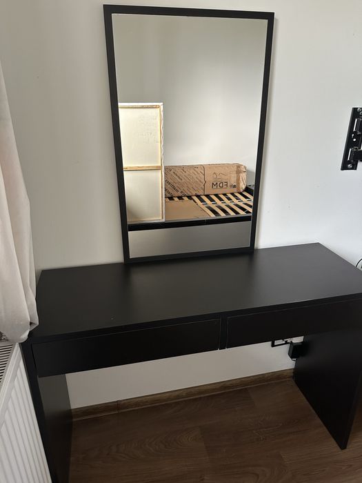 Toaletka czarna z lustrem