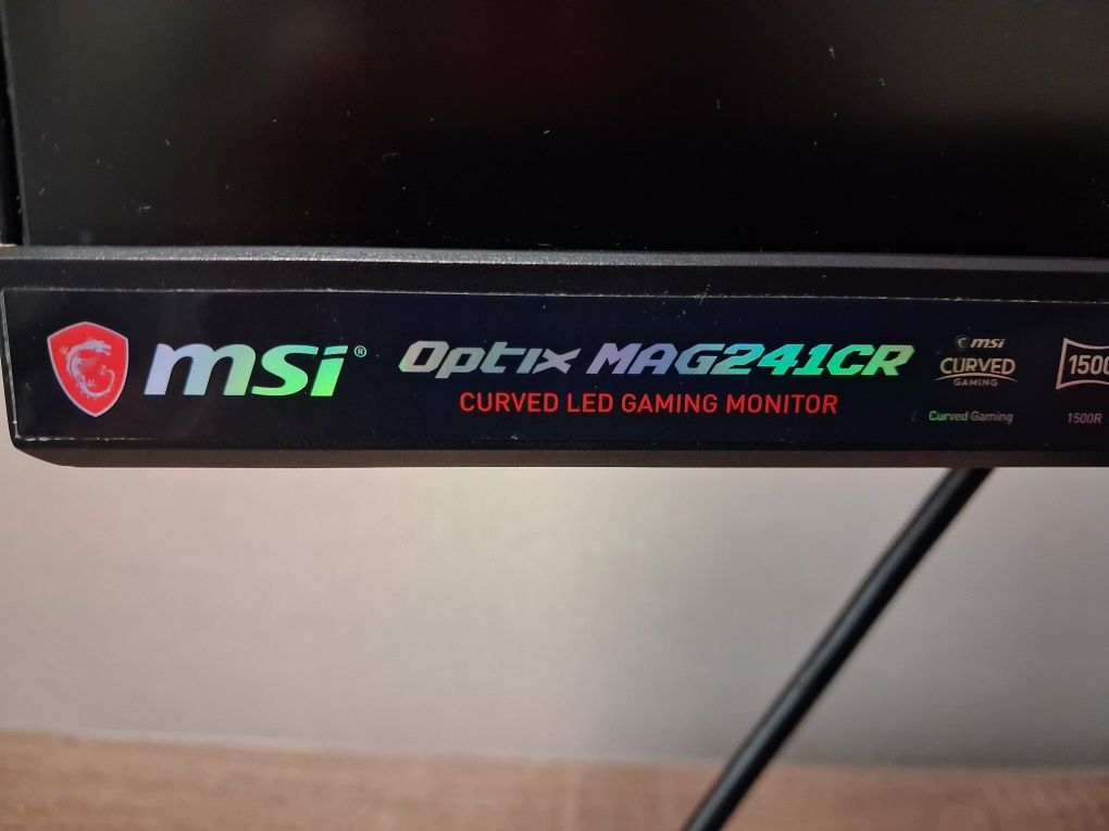 Моритор msi mag241cr