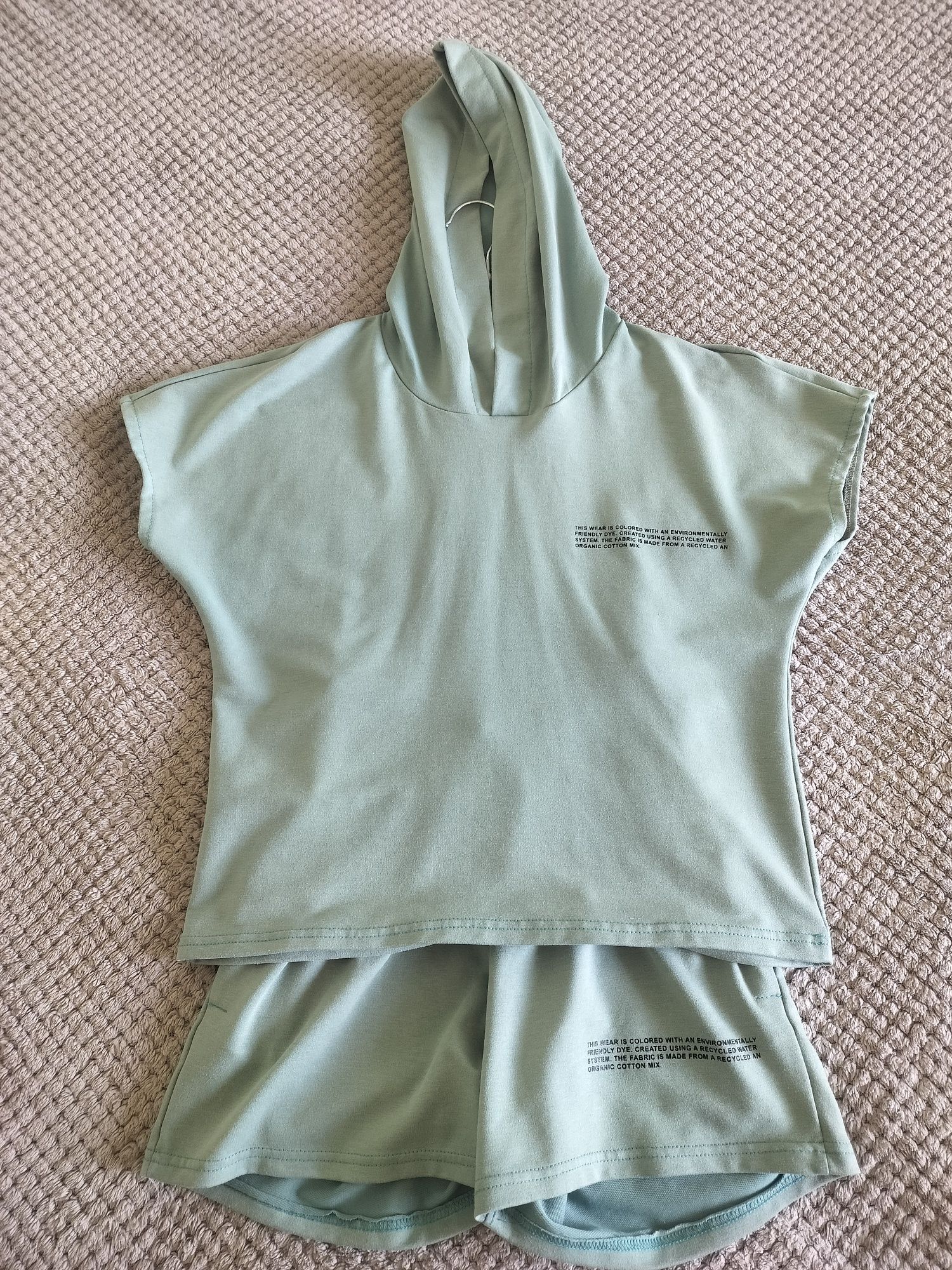 Костюм весняний 42р (для дівчинки)