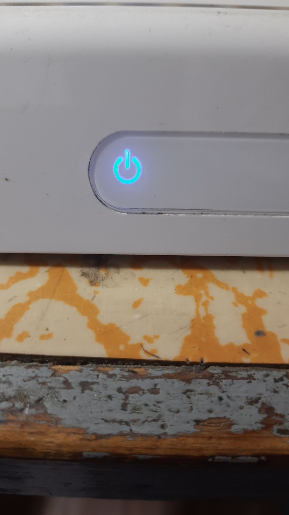 Роутери  TP- Link та AirTies.