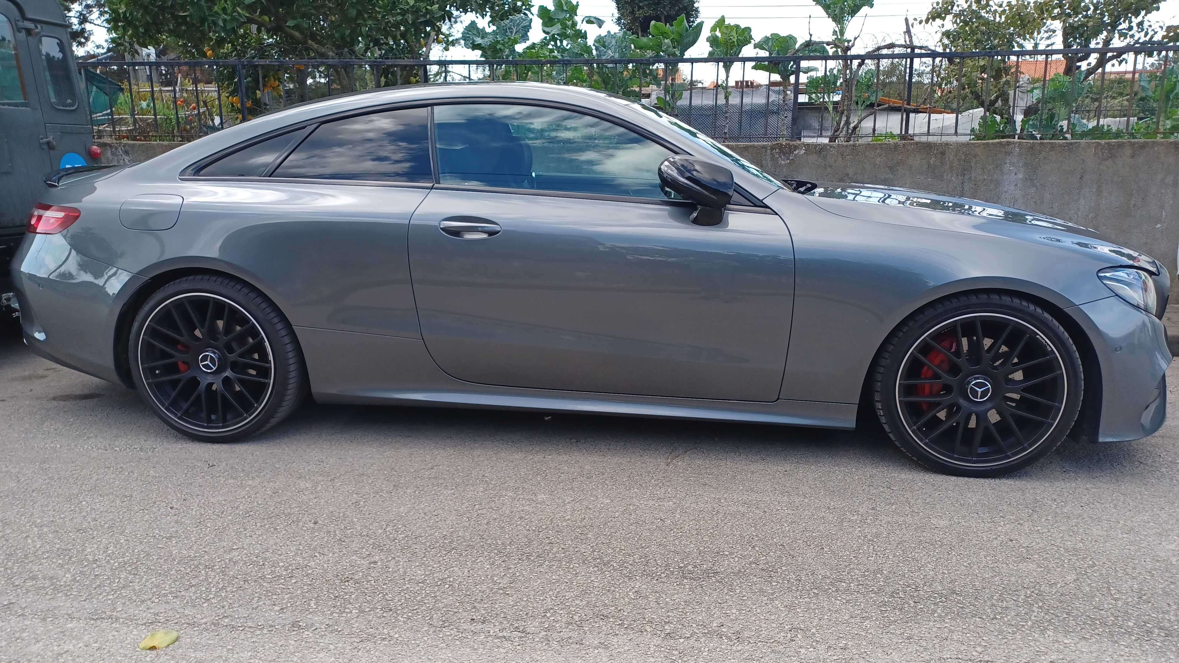 Mercedes-Benz E 220 Coupé AMG 9-G Tronic 111.000 Kms