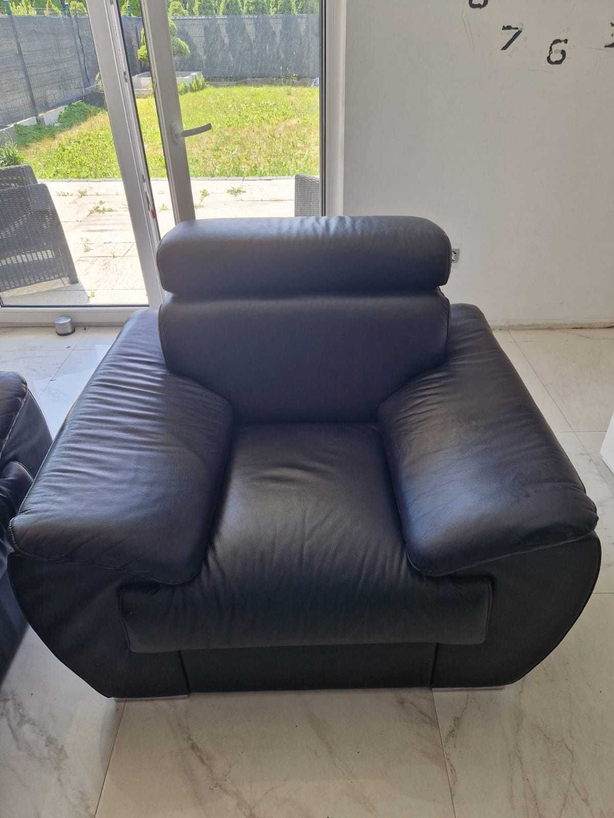 Czarna Skórzana Sofa z kompletem foteli.