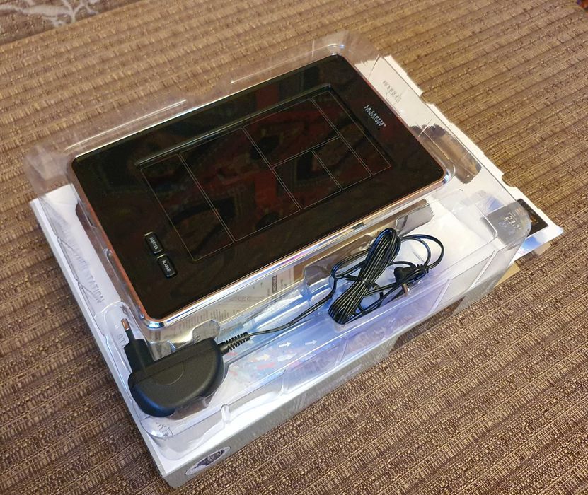 Продам метеостанцию La Crosse WS6835-BLA