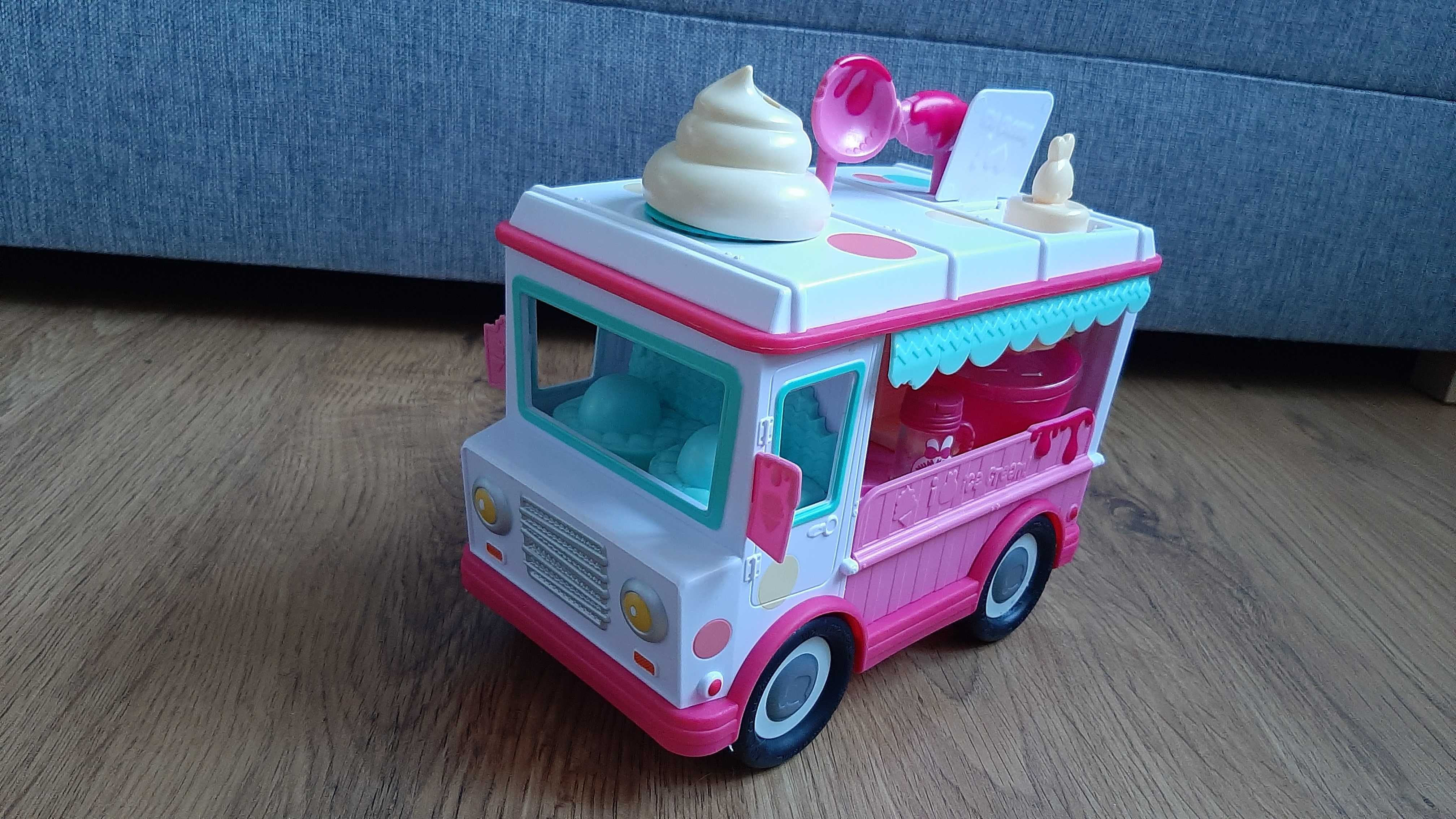 Num Noms ciężarówka pojazd samochód do produkcji błyszczyków.