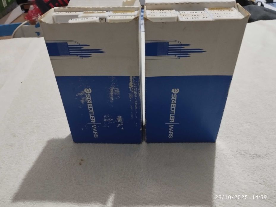 Caixas com minas de carvão