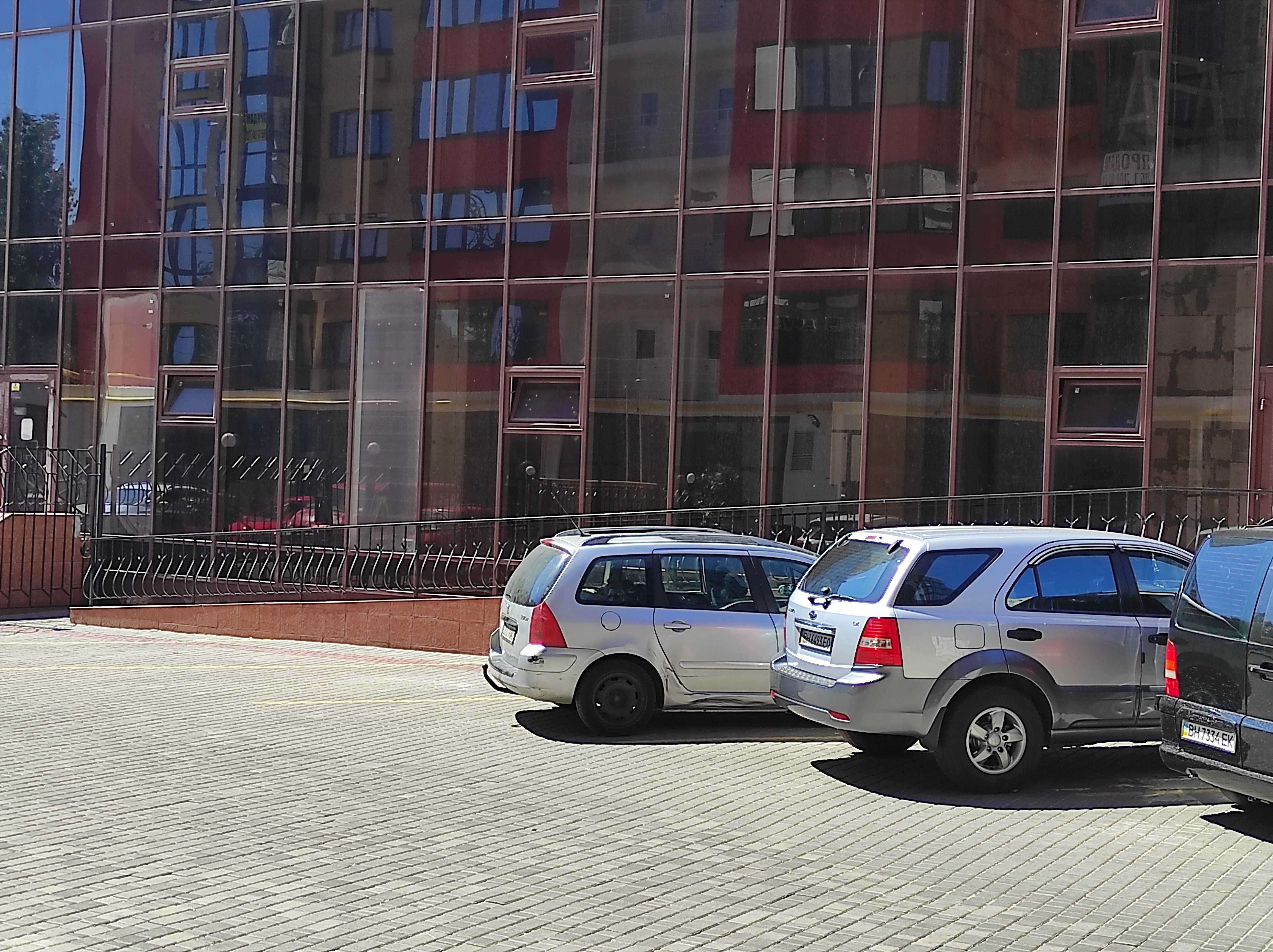 Продам фасадное помещение на Малиновского. 340 м2