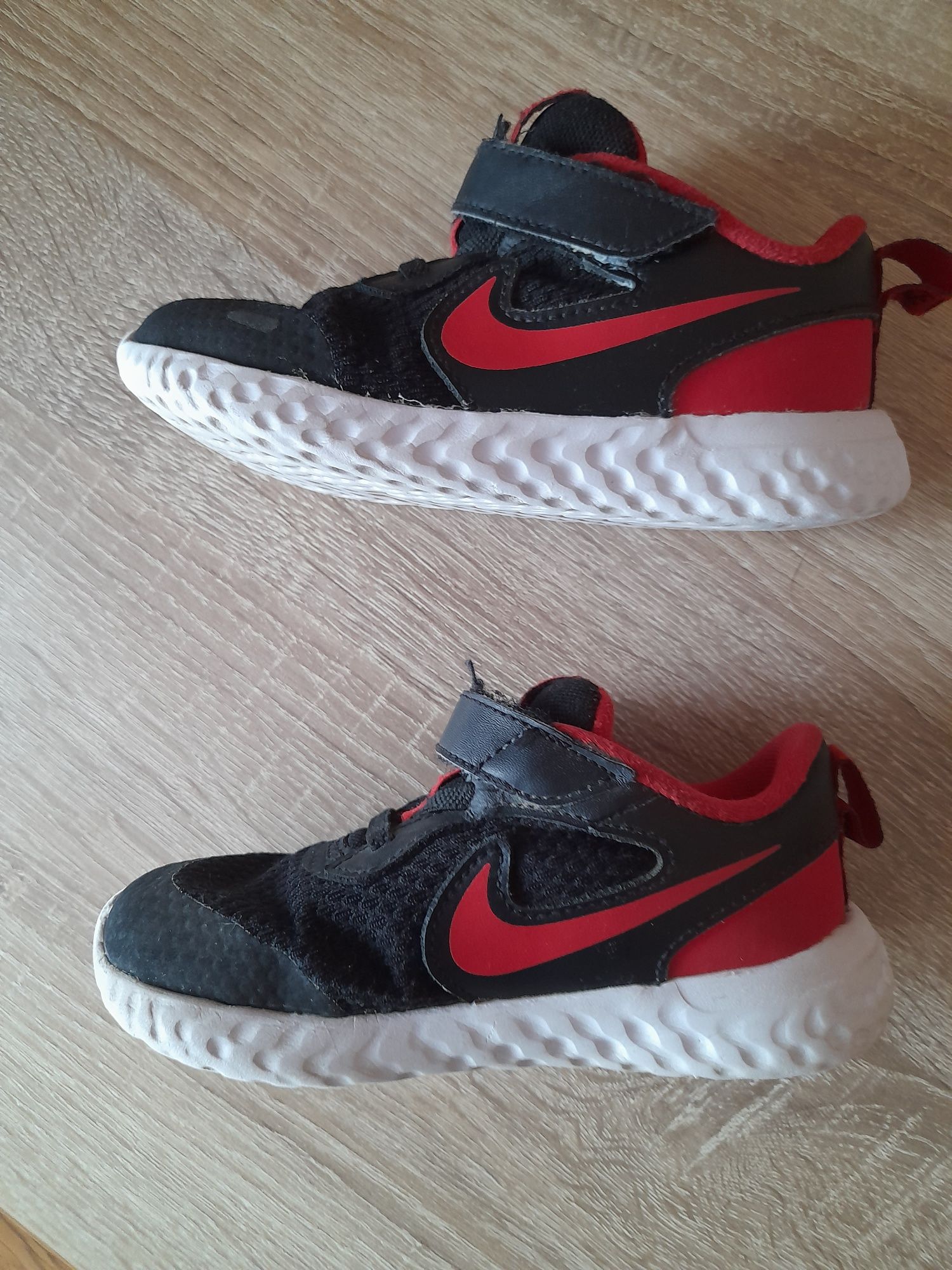 Buty nike revolution 26