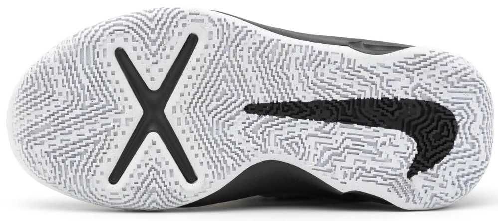 Buty młodzieżowe Nike Team Hustle D 10: różne rozmiary