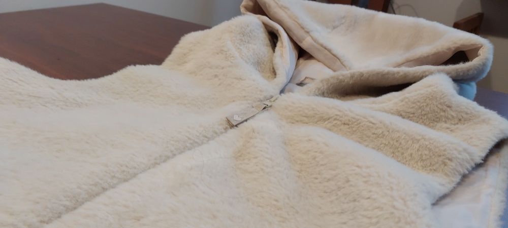 Kamizelka, bezrękawnik z kapturem, beżowy, rozmiar 164