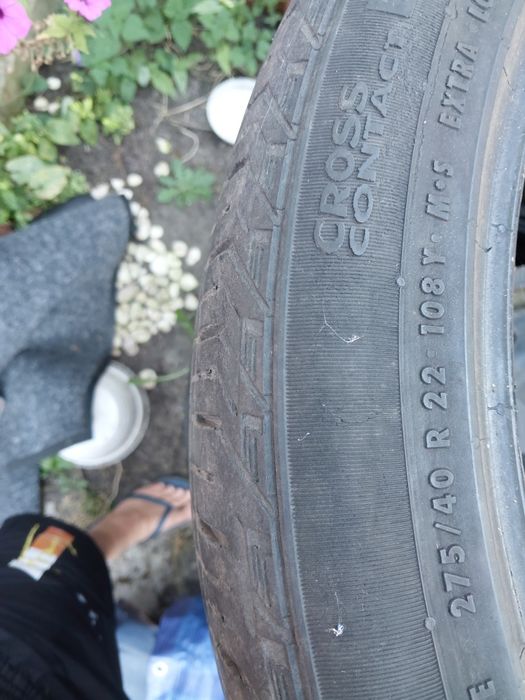 Opony 275/40/22 continental cross contact