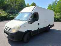 Iveco dialy l3h2 3l 178km  Na haku 3500kg rok 2007