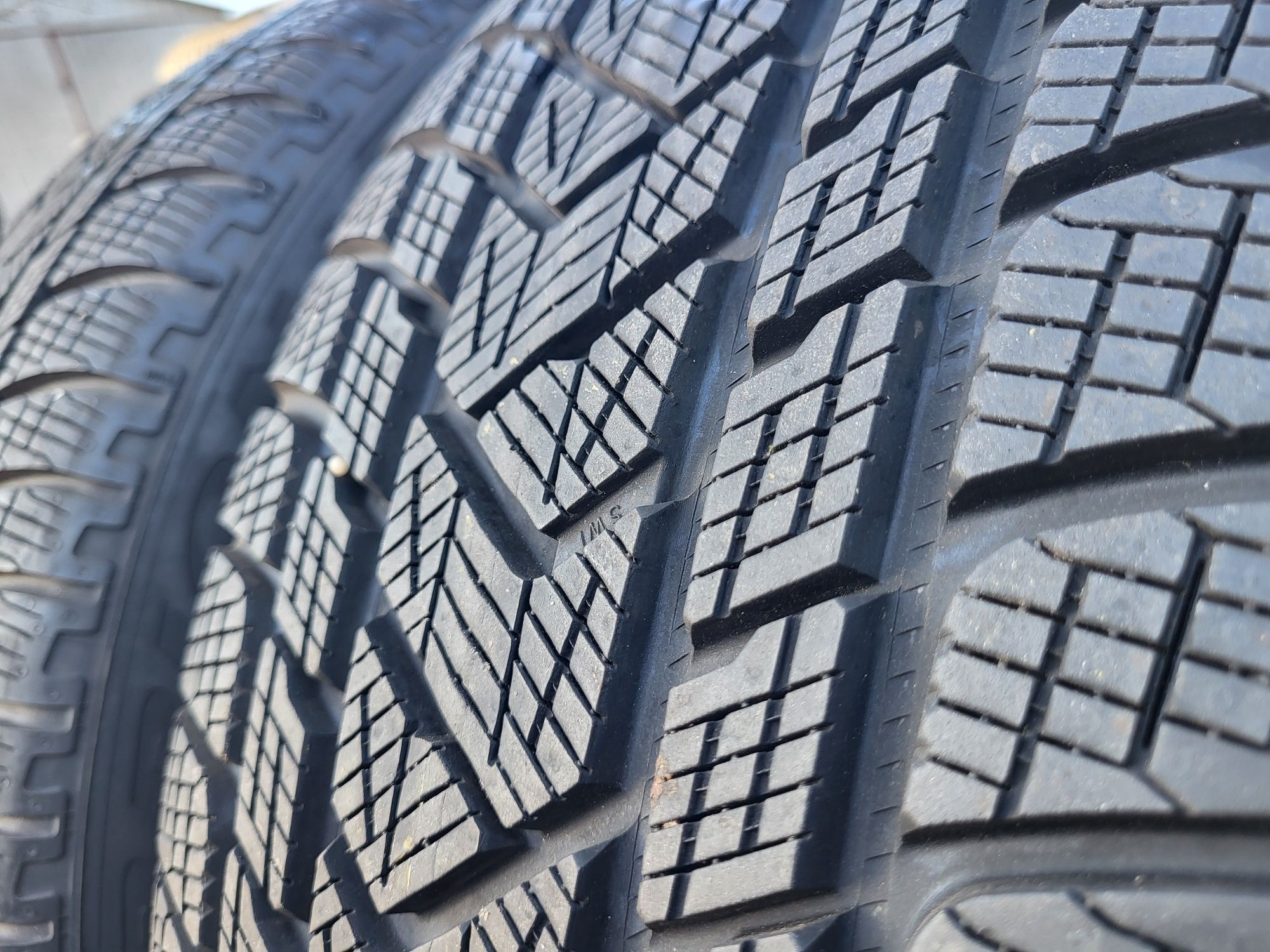 Opony zimowe 285/40R22 Pirelli Scorpion Winter 4x7mm JAK NOWE !