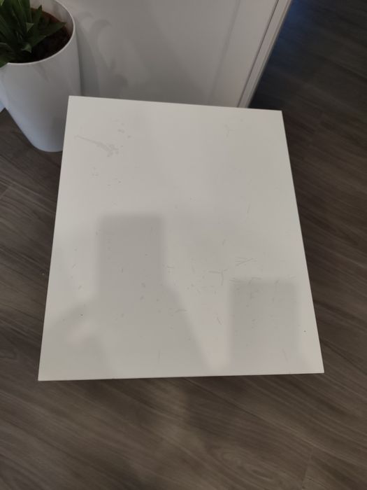 Mesa de cabeceira IKEA