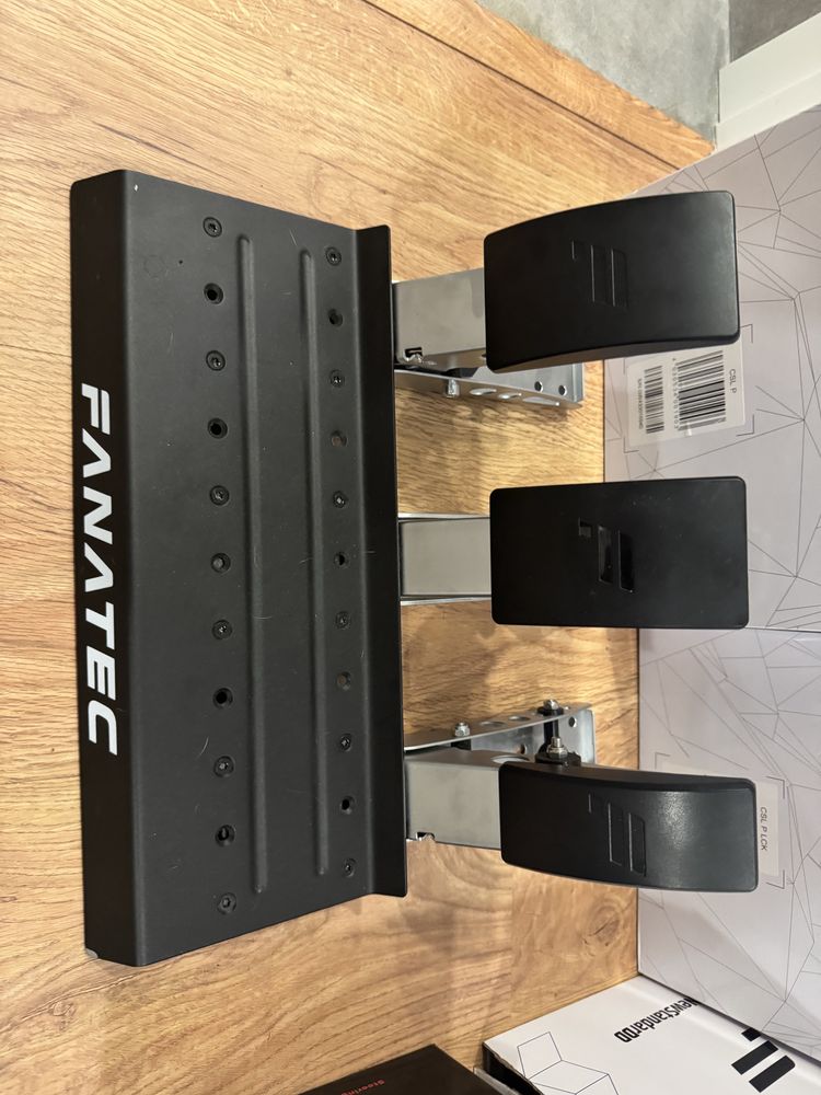 Conjunto fanatec sim racing simulador