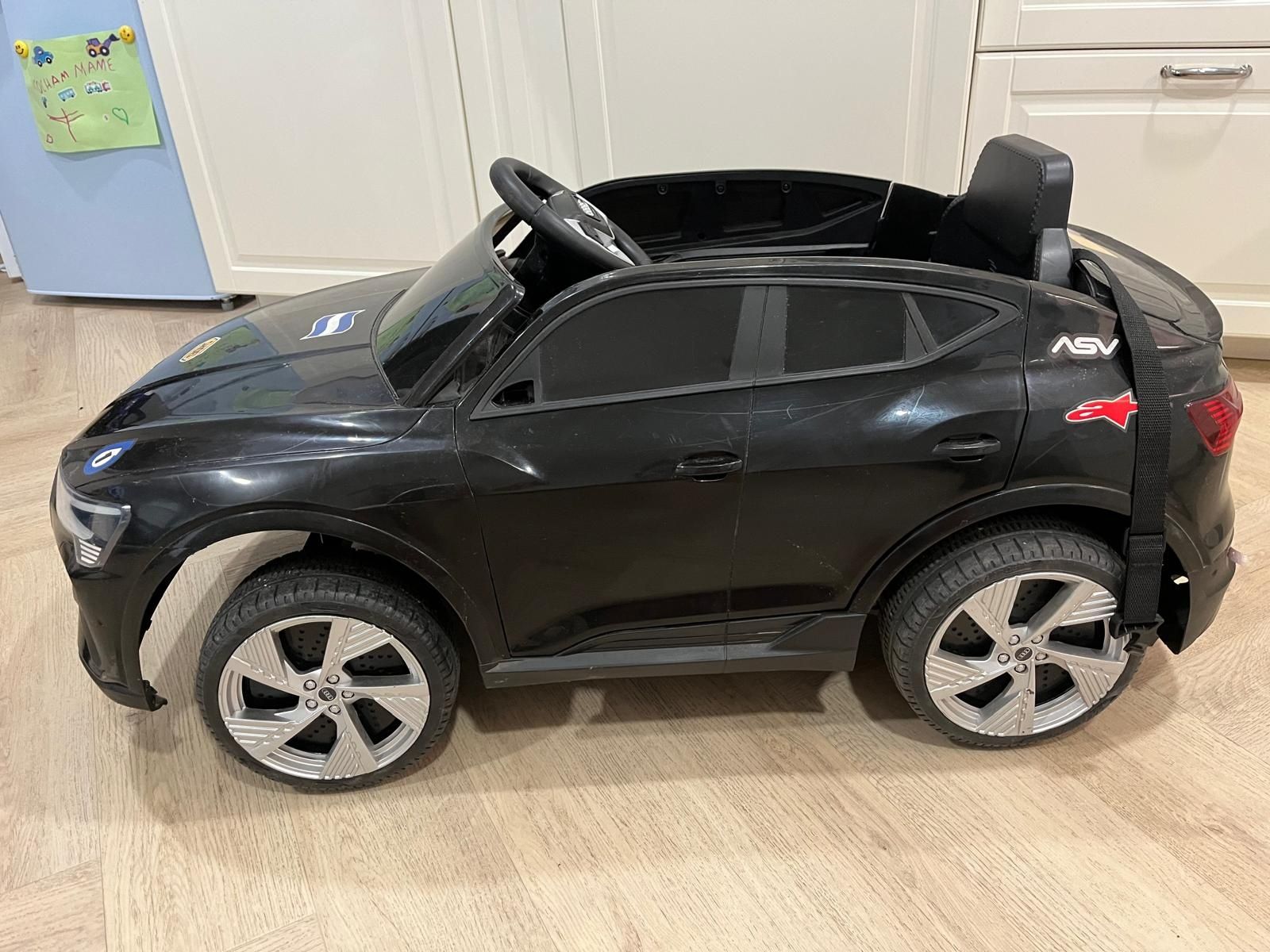 Samochód akumulatorowy elektryczny audi e-tron 12V
