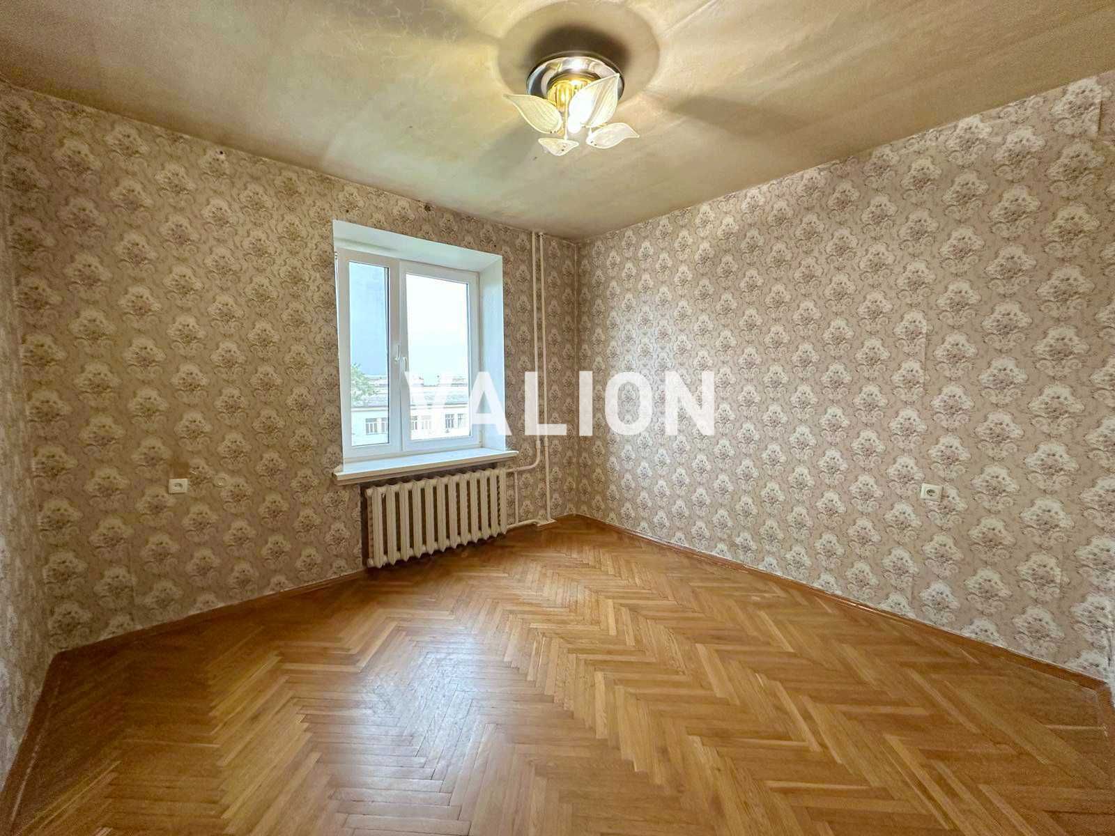 Продаж 2к квартири на вул. Омельяновича-Павленка (Суворова), 7. Без %