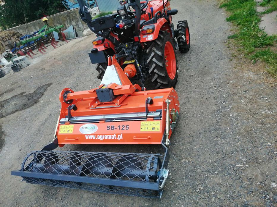 Wycinanie drzew glebogryzarka separacyjna sianie trawy koszenie traw