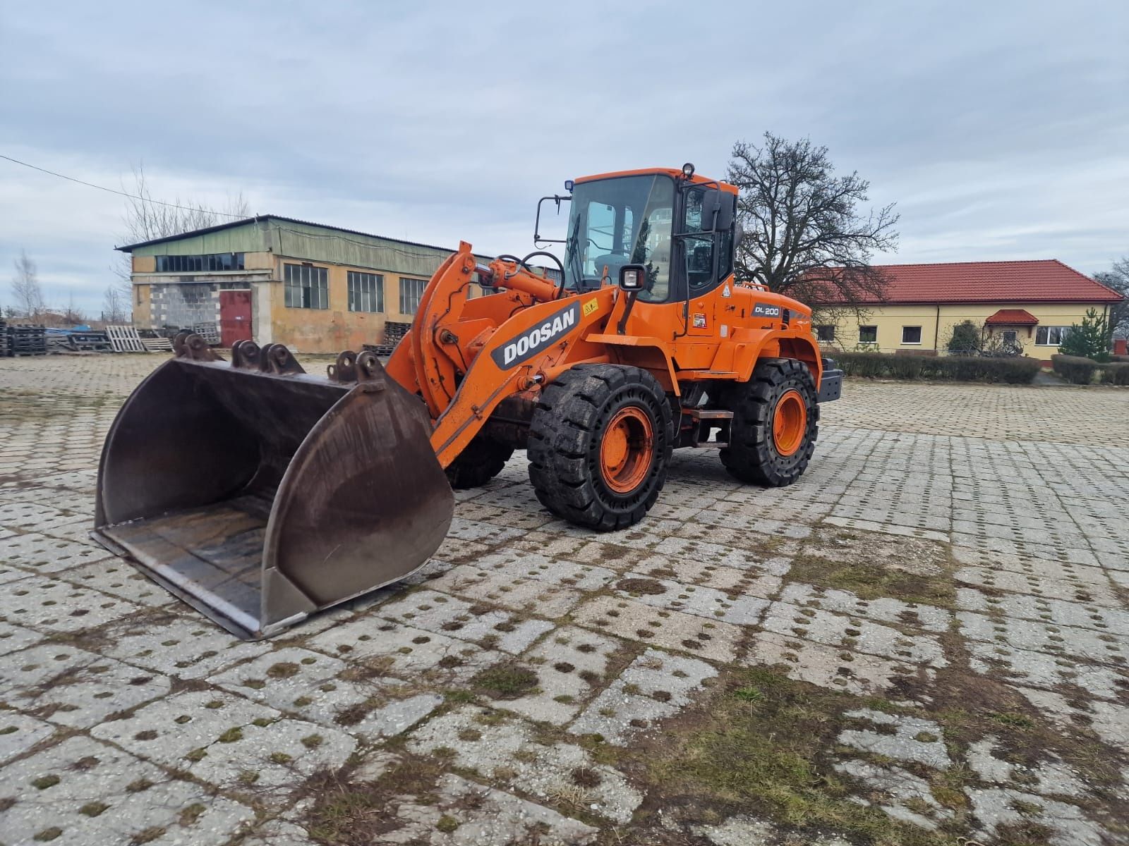 ŁADOWARKA Doosan DL 200, 2012r, idealny stan