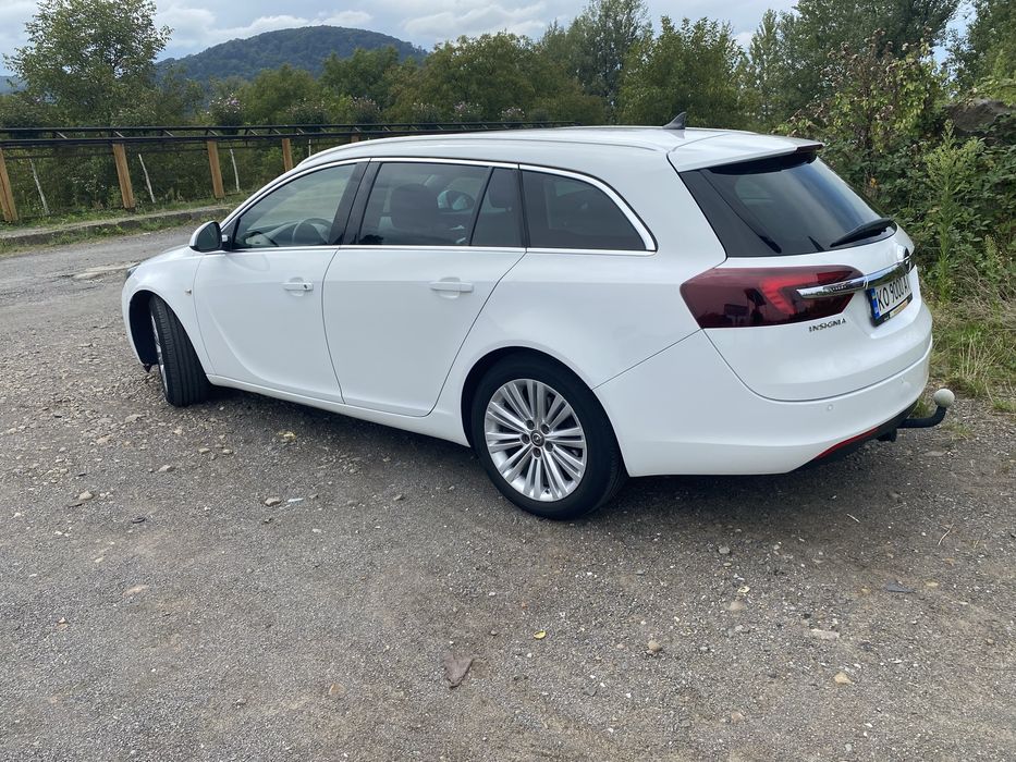 Opel Insignia Sports Tourer Універсас