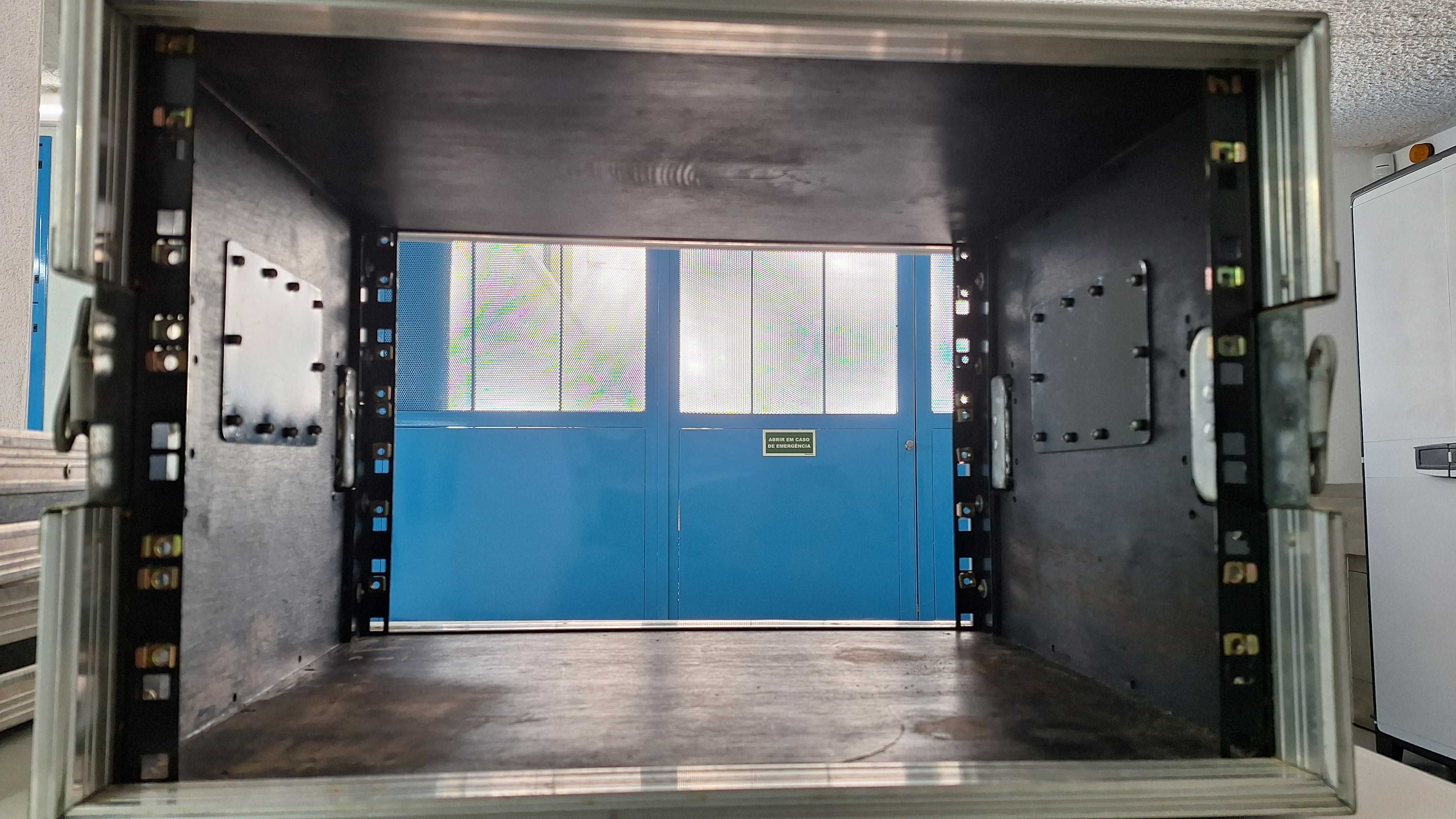 Rack / Flightcase Várias - SKB, Mesa Mistura, etc
