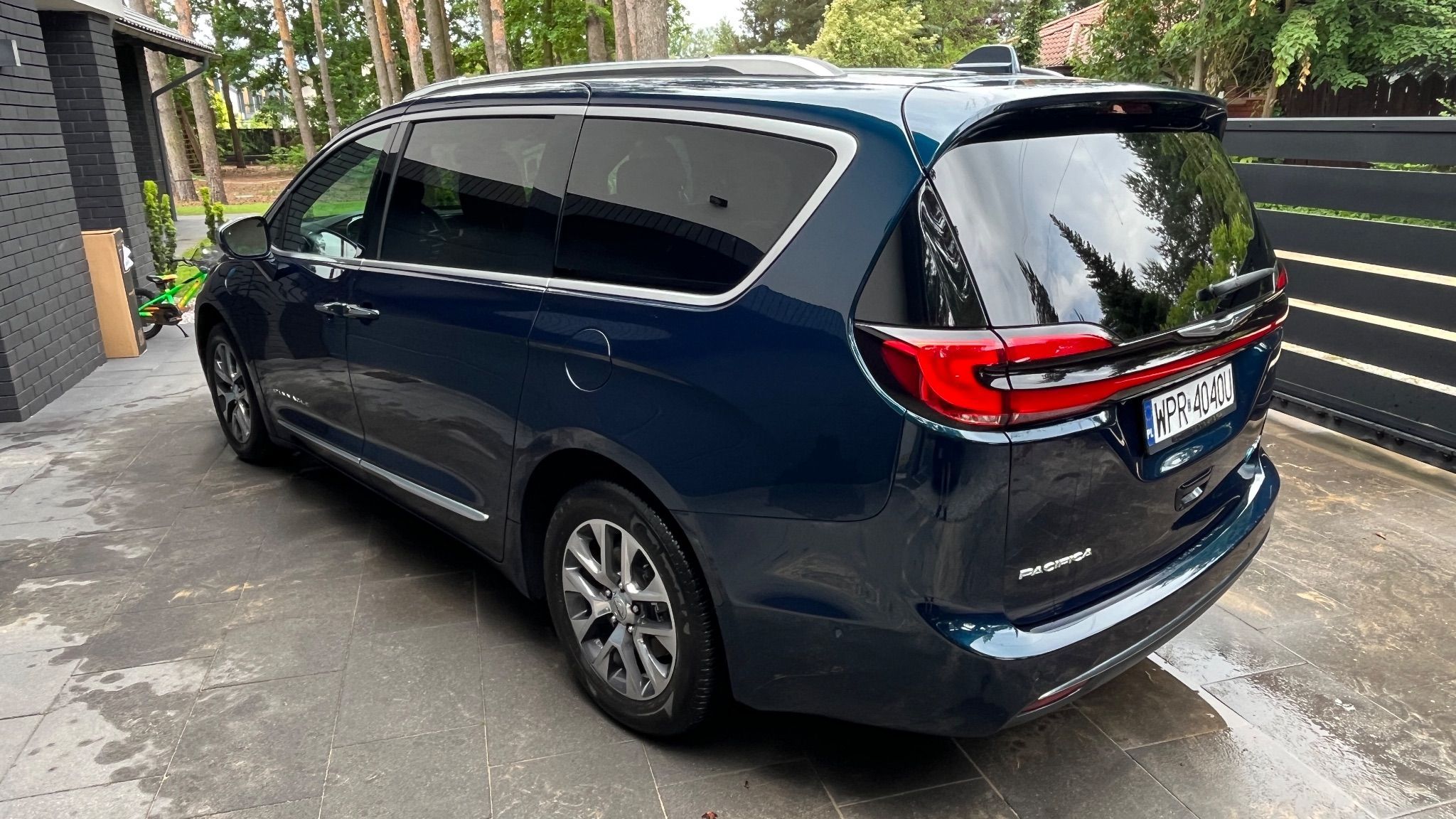 Chrysler Pacifica Pinnacle Hybrid Plug-in