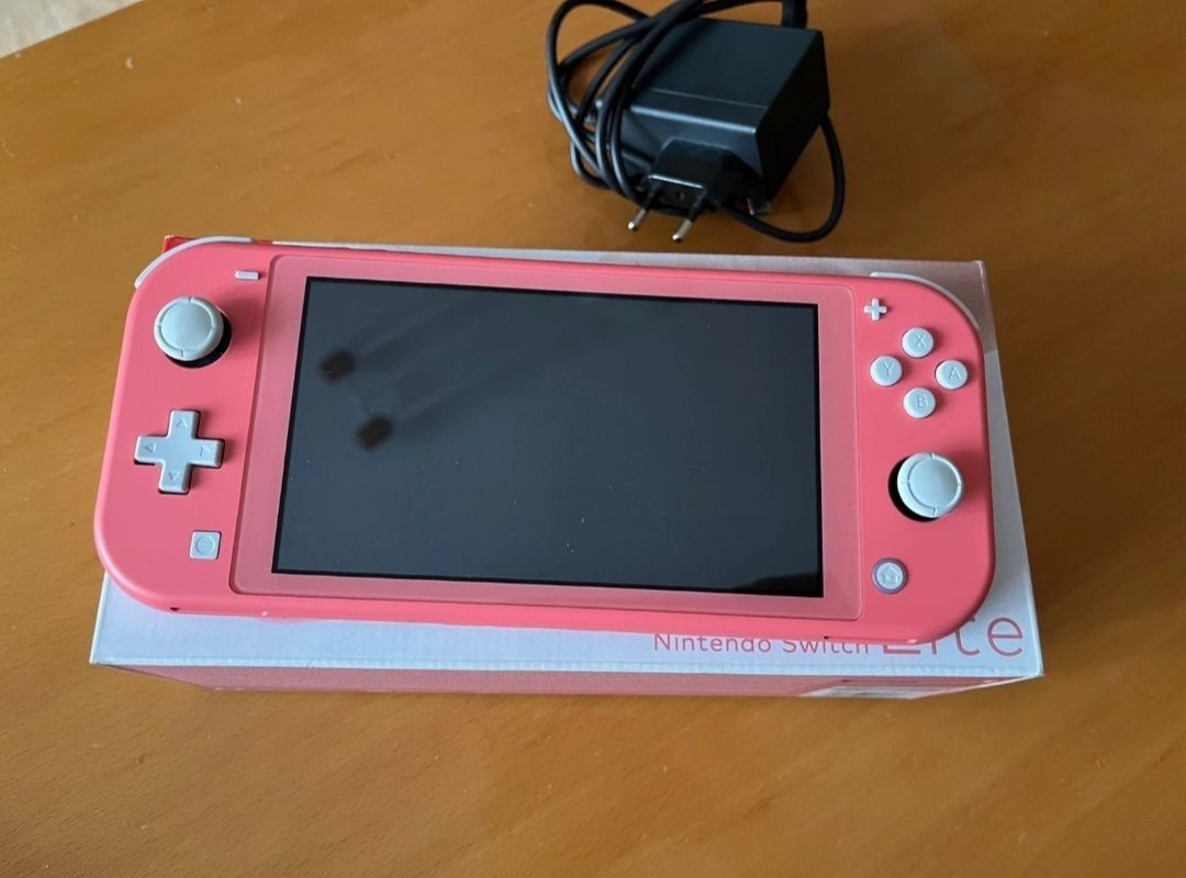 Nintendo Switch Lite Coral