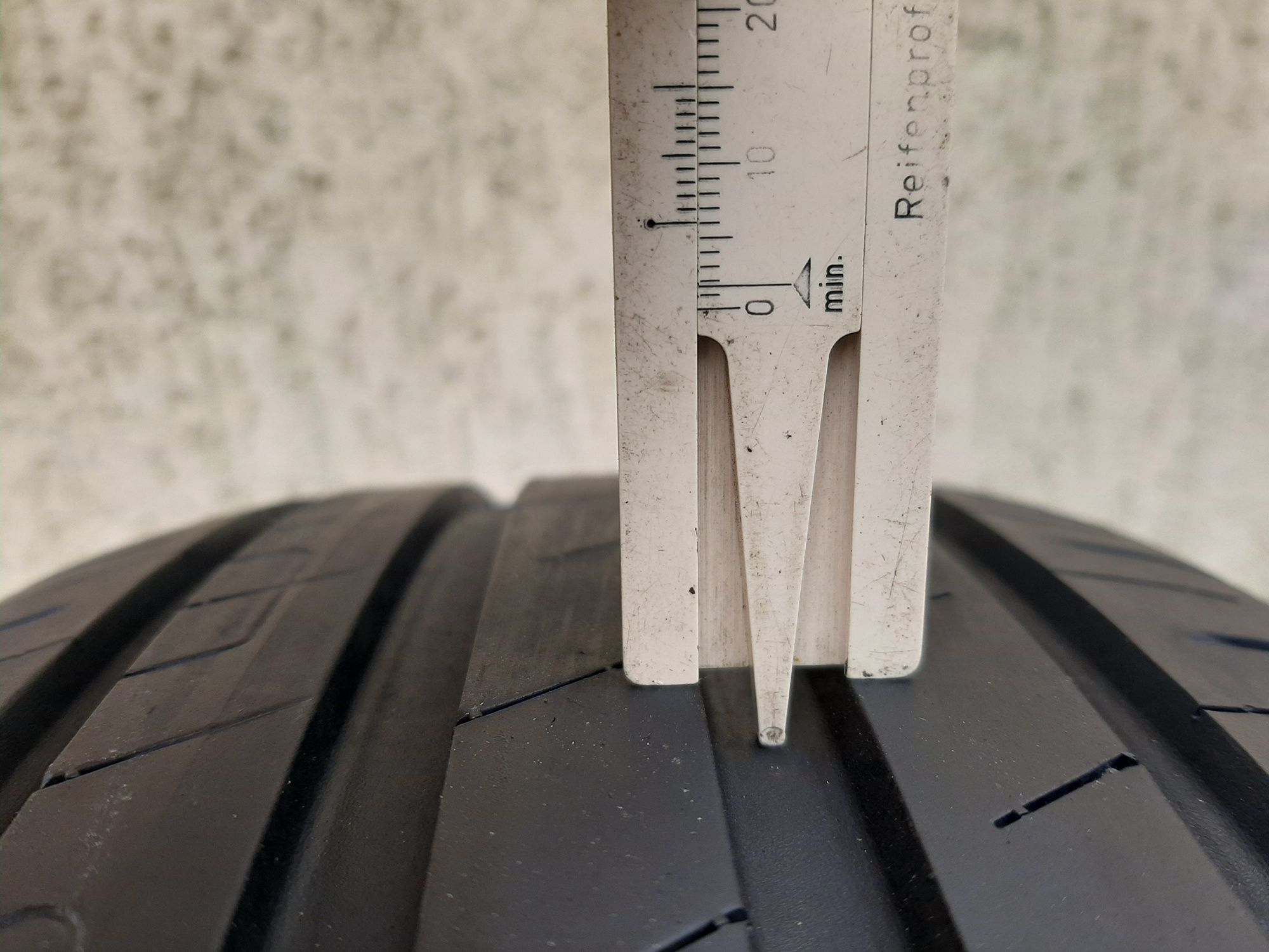 1x Opona letnia 205/60R16 GoodYear EfficientGrip / 2023r 6mm