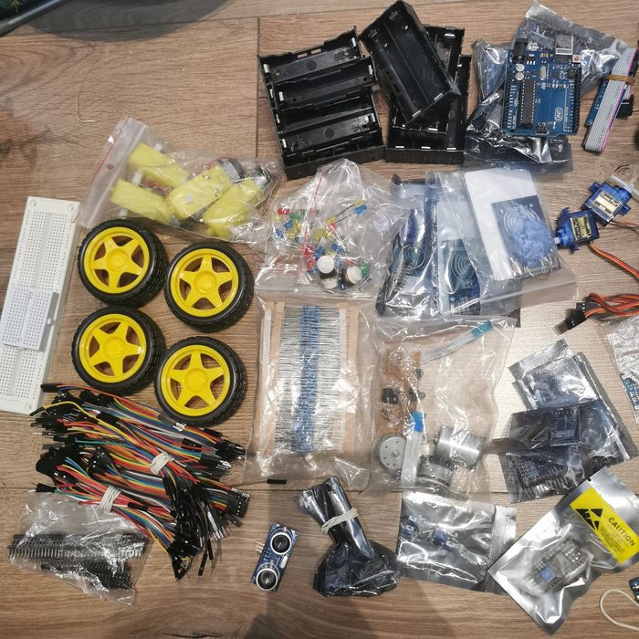 Arduino, moduły, czujniki, silniki, koła zestaw