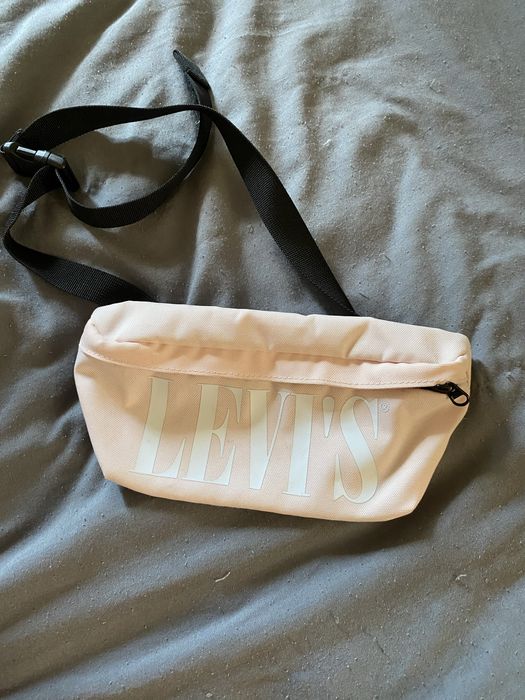 Сумка через плечо levis