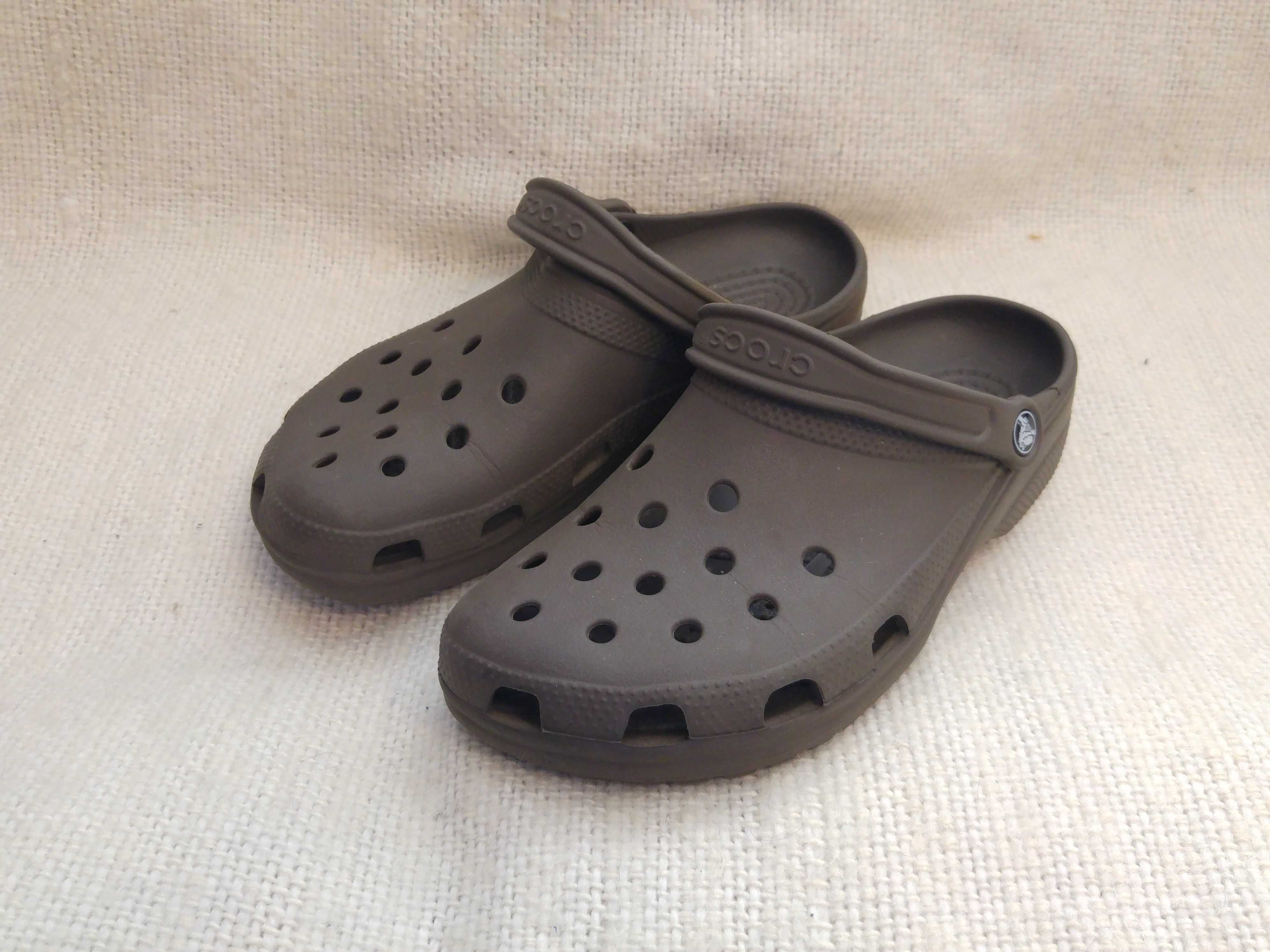 Klapki Crocs oliwkowe męskie