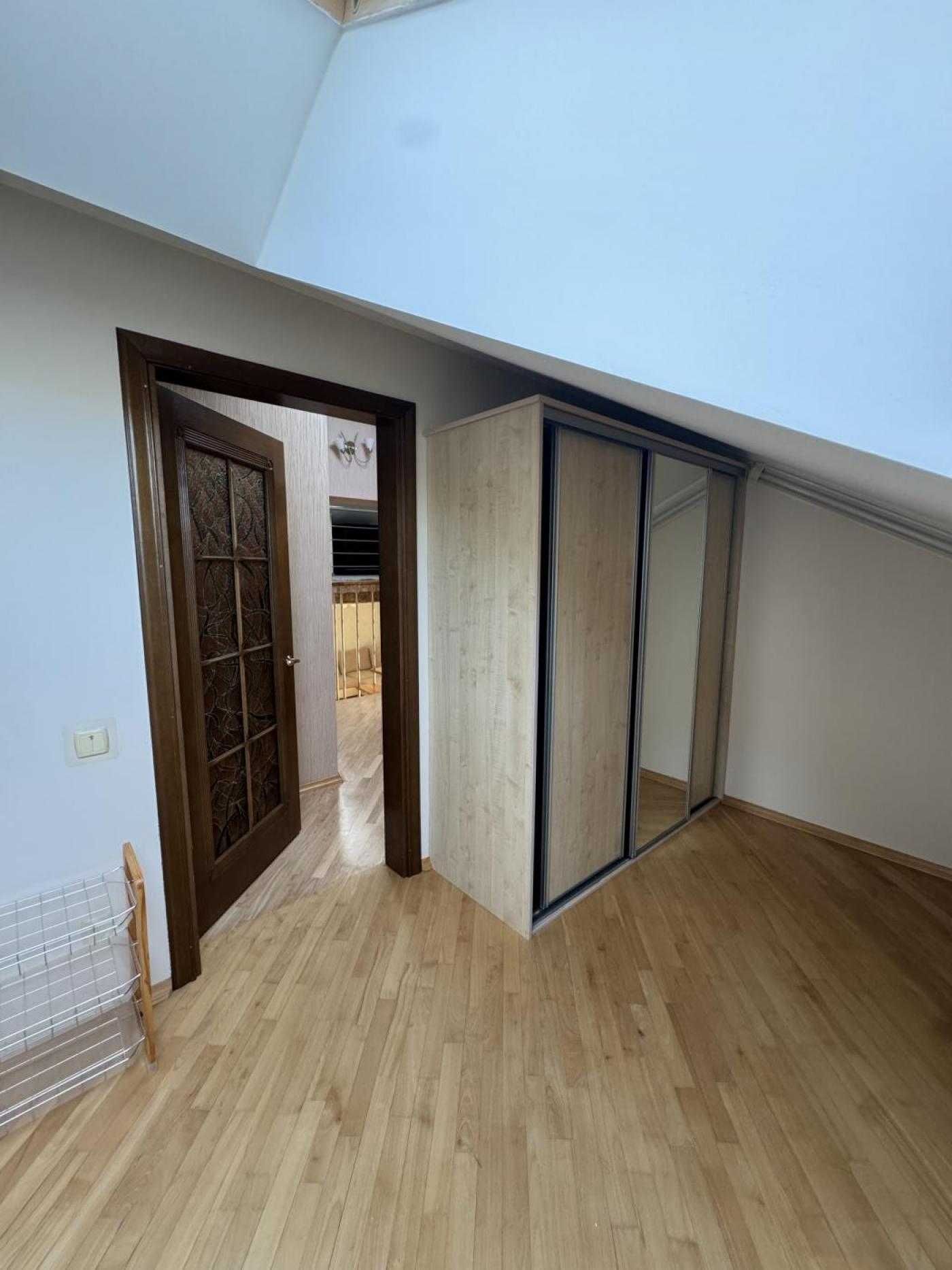 Продаж 4 кімнатної квартири, вулиця Остроградських