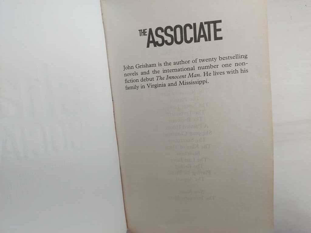 John Grisham The Associate english book