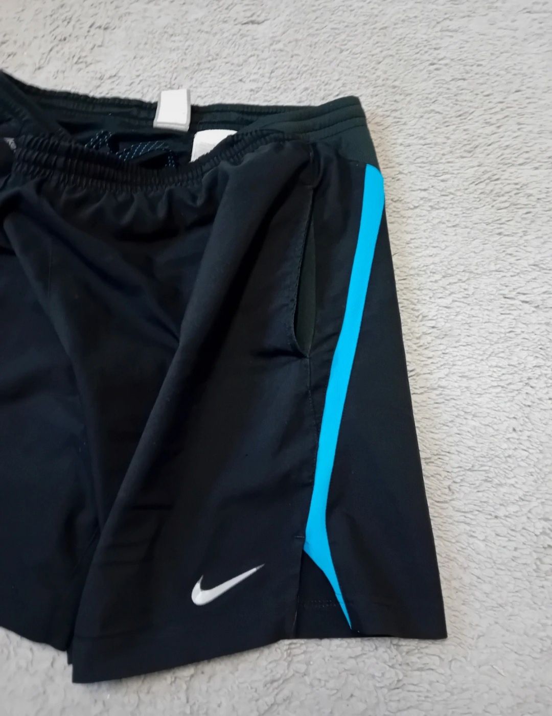 #Nike szorty krótkie spodenki czarne z niebieską wstawką