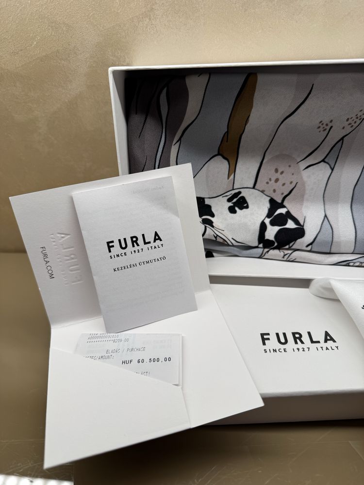 Хустка FURLA з принтом - песики. Оригінал.