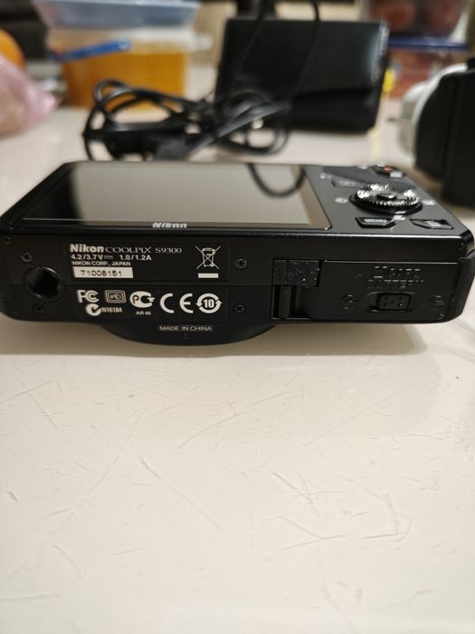 Цифровий фотоапарат Nikon Coolpix S9300 з GPS, 16 мегапікселів та 18-к