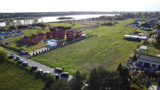 Działka rekreacyjna nad zalewem