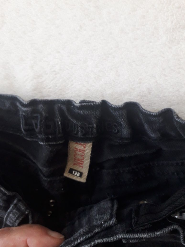 Krótkie jeansowe spodenki rozmiar 128