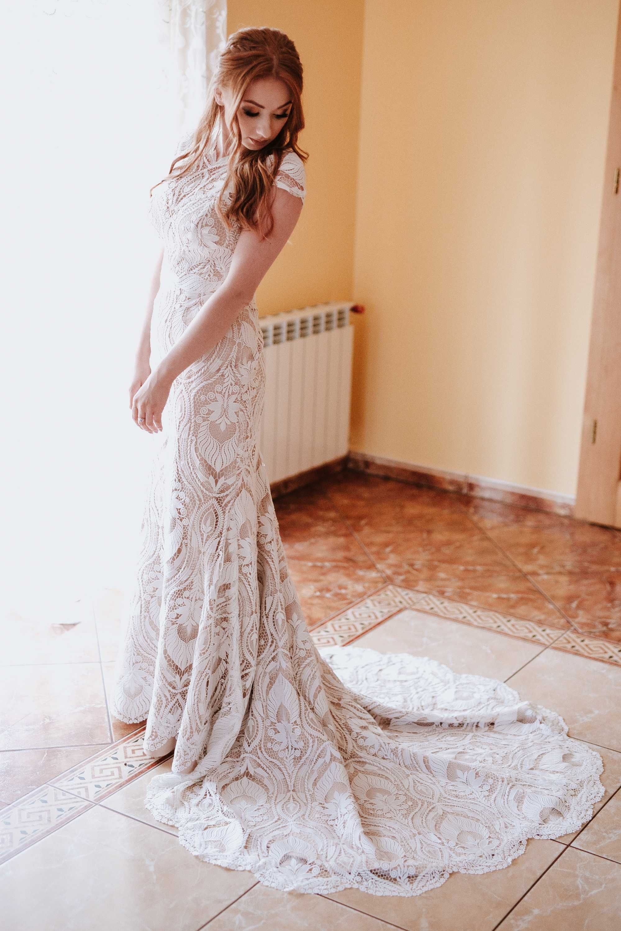 Suknia ślubna Monica Loretti 8120 z trenem syrenka koronka makrama S M