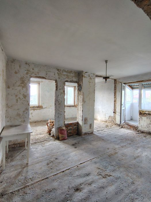 Продається 3-кімнатна квартира площею 55 м² з додатковими перевагами