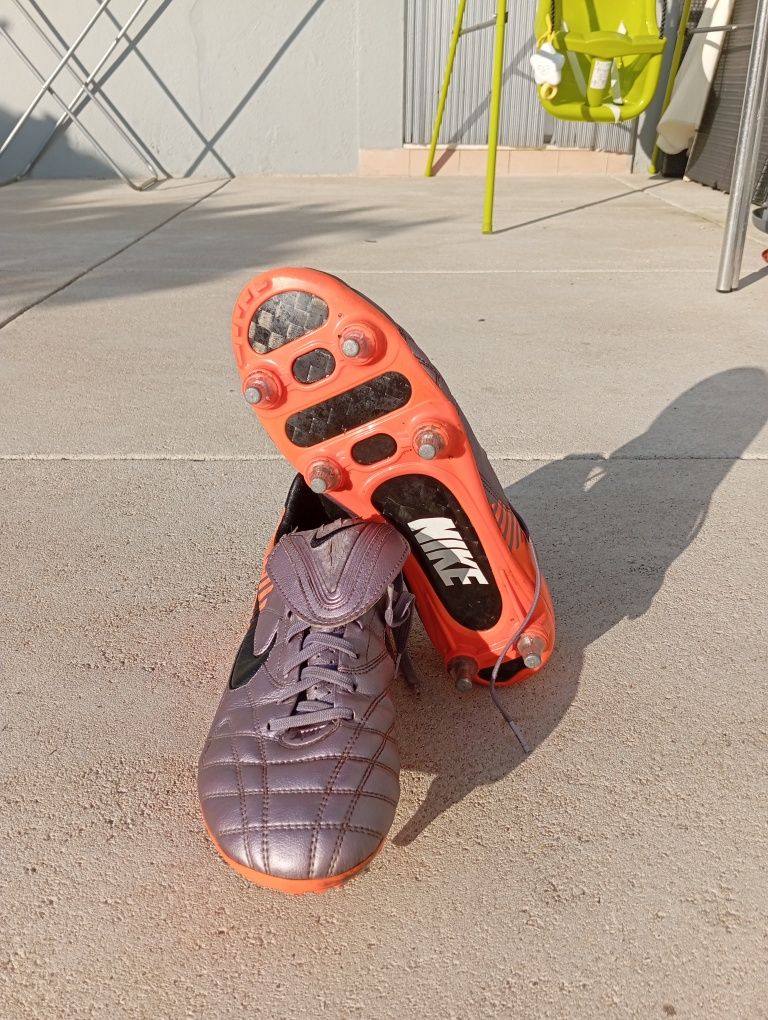 Nike Elite Tiempo Legend Mundial 2010