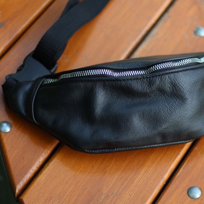 Бананка шкіряна. Сумка на пояс зі шкіри.