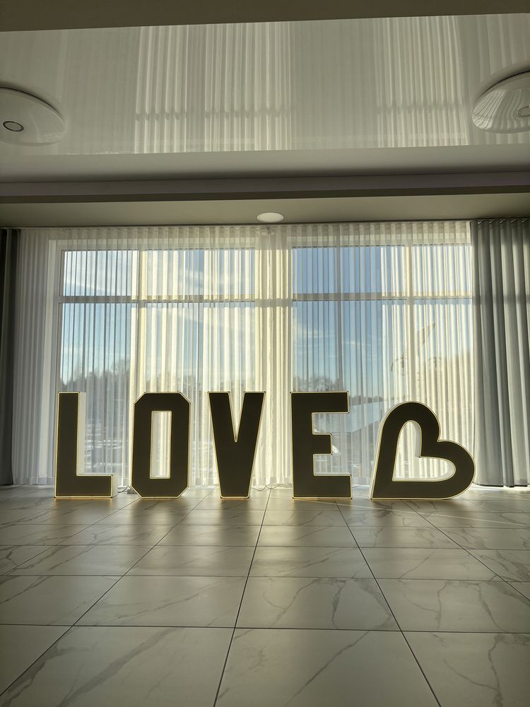 Napis LOVE serce barwa ciepla led wesele rocznica event