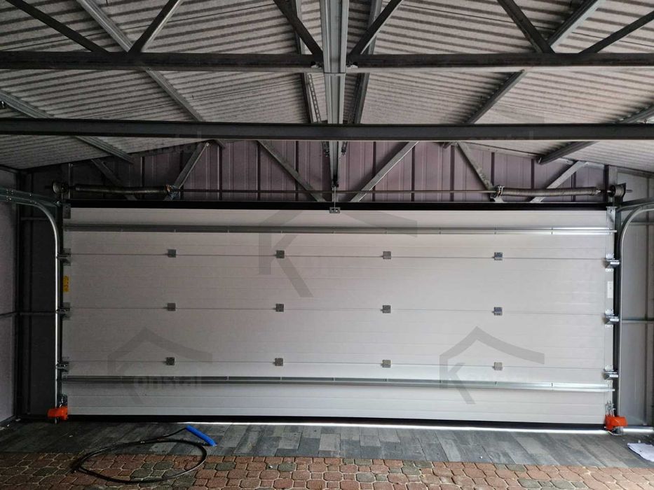 Nowoczesny Garaż blaszany 6x5 TOPLINE pomieszczenie brama SEGMENTOWA