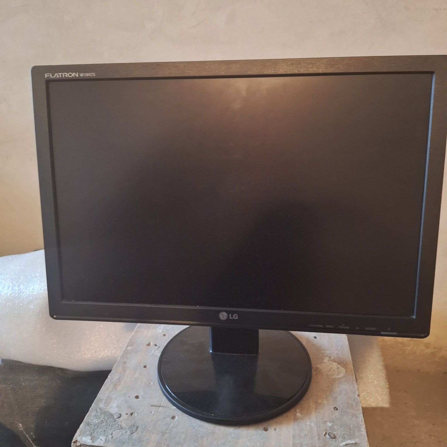 Монітор lg flatron w1942s