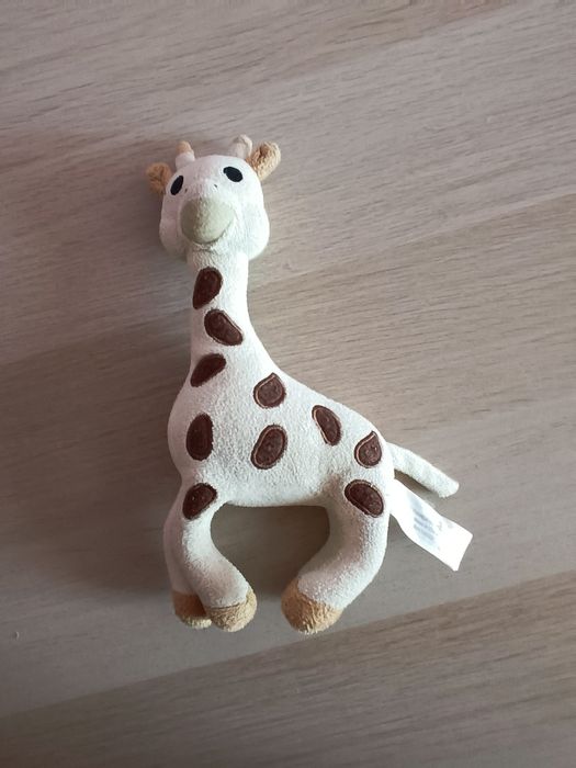 Maskotka pluszowa żyrafka żyrafa Sophie z dzwoneczkiem 24 cm