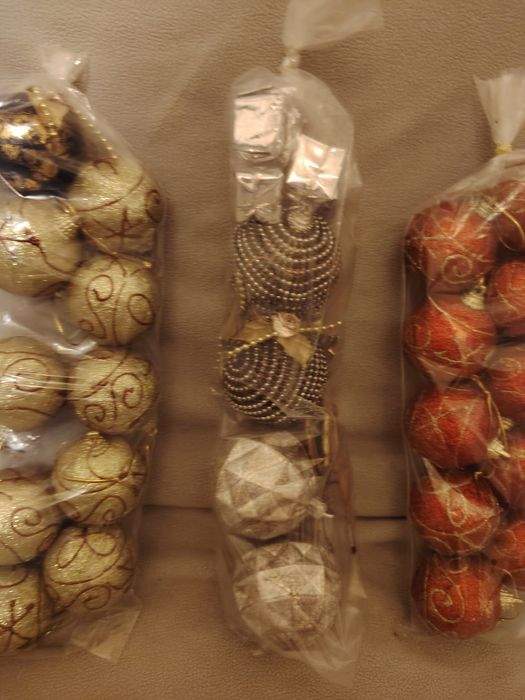 2€cada saco Bolas de natal entrego em Rio tinto ou envio CTT novas