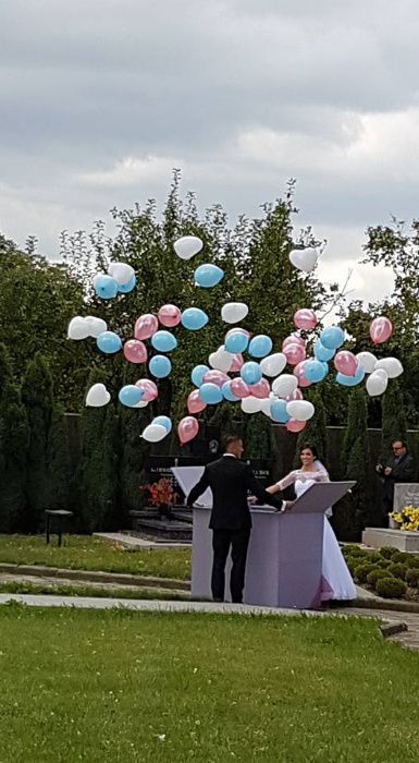 Prezent pudło skrzynia niespodzianka z balonami