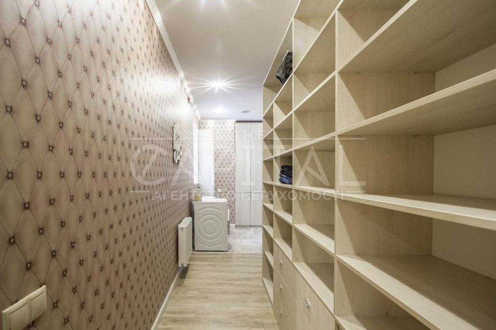 Продажа 3к квартиры,  ул Владимира Наумовича, Академгородок, Святошино