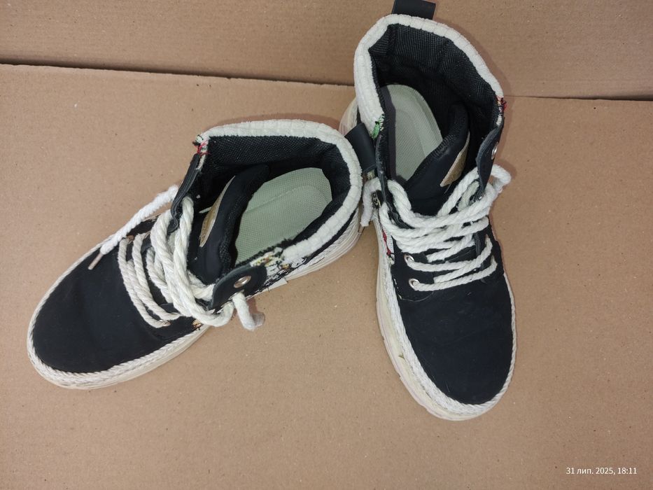 Ботинки демісезонні, унісекс. Розмір 42, 26 см