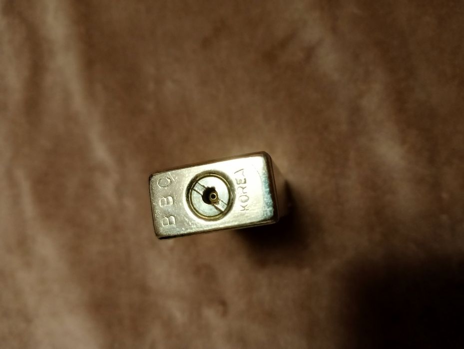 Зажигалка газовая винтажная.